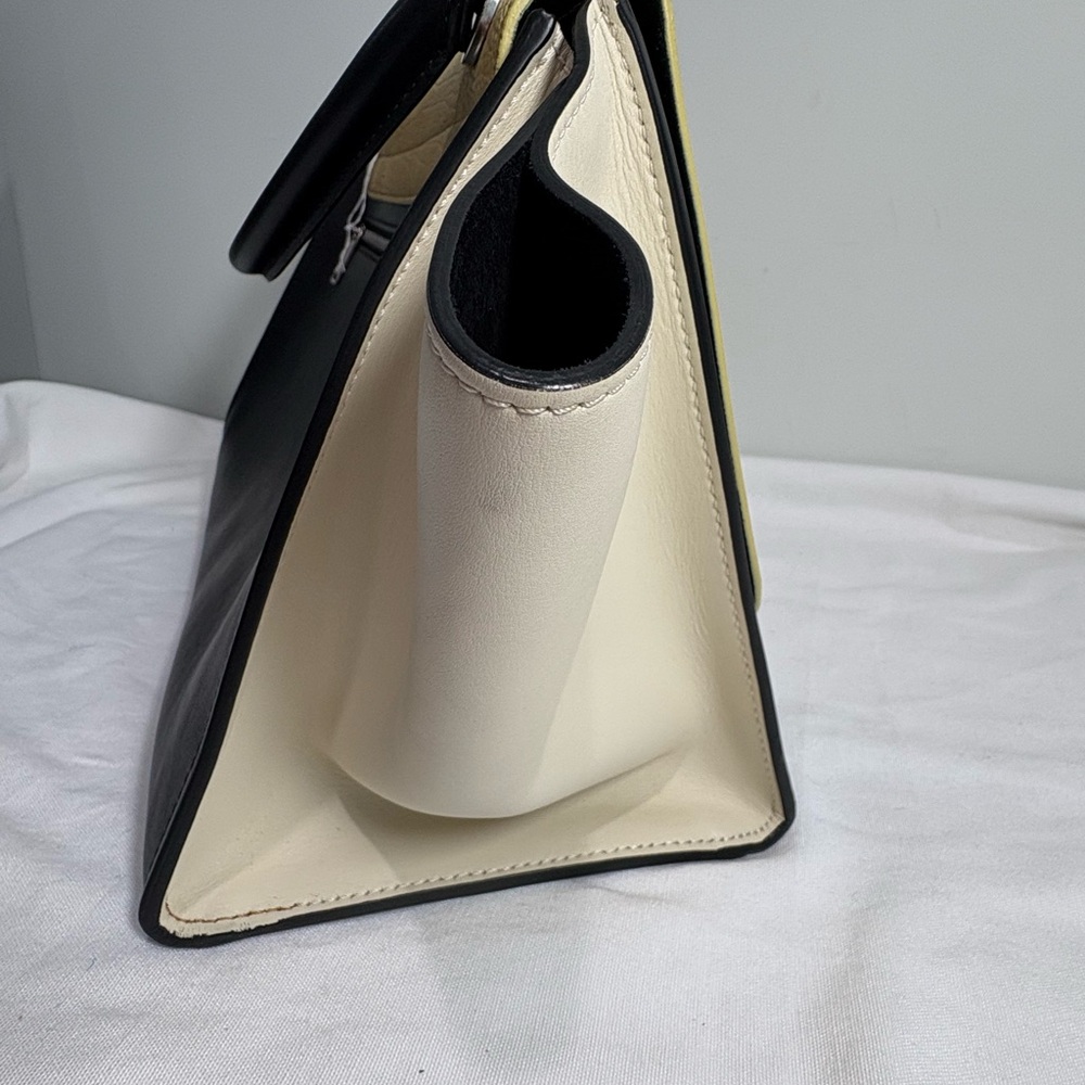 Authentic CELINE  Tri color trapeze bag LUGGAGE w duster, cards & certificate - Picture 3 of 16